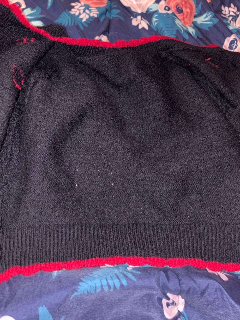Red and black heart cardigan - Picture 3 of 3